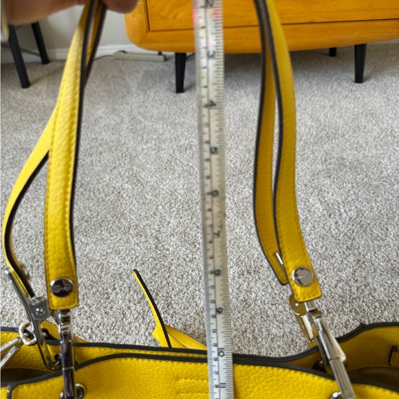 Calvin Klein crossbody/shoulder bag. Perfect for summer. - Picture 2 of 8